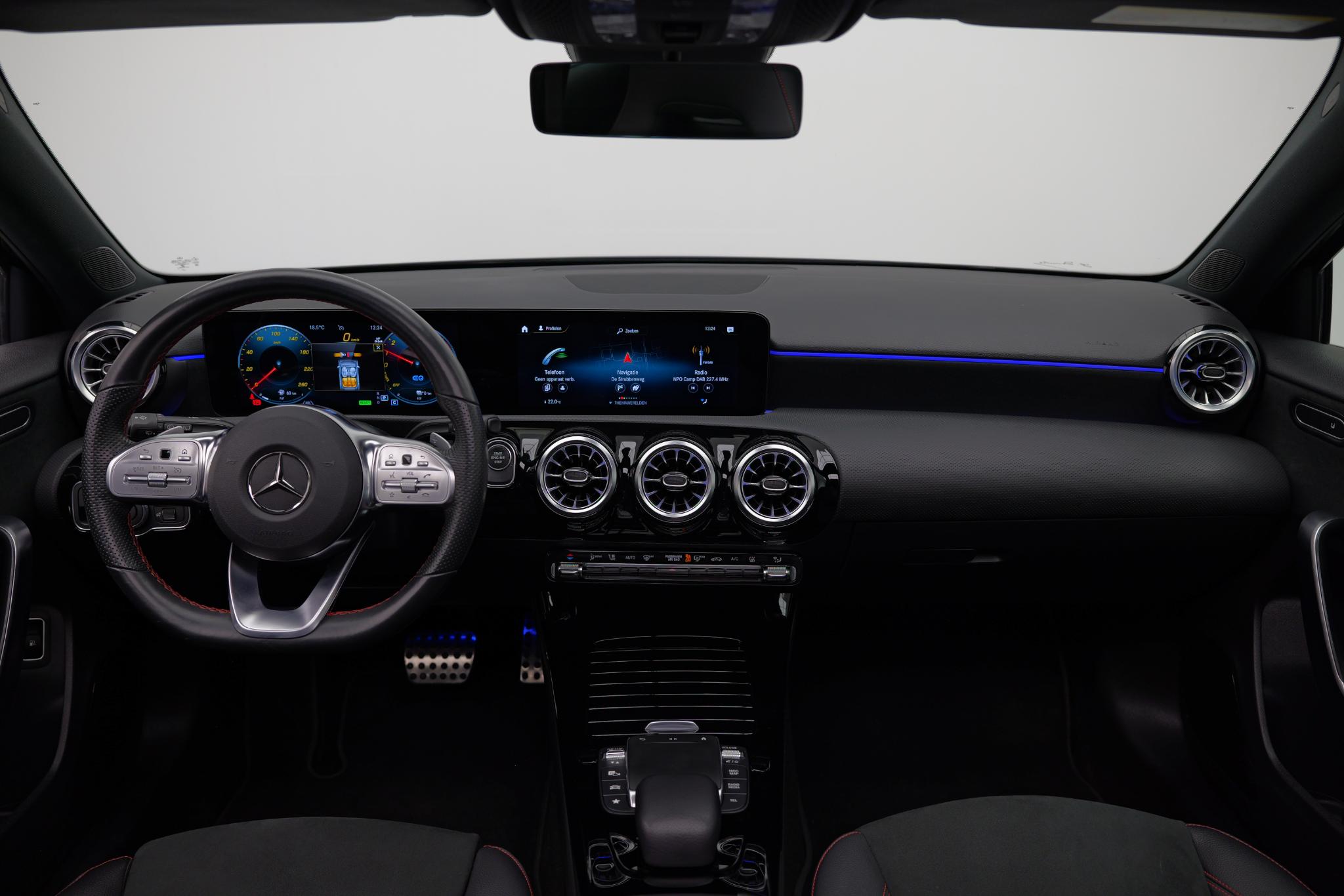 Mercedes-Benz A-klasse A250e AMG Line |Pano|Ambient|Camera|