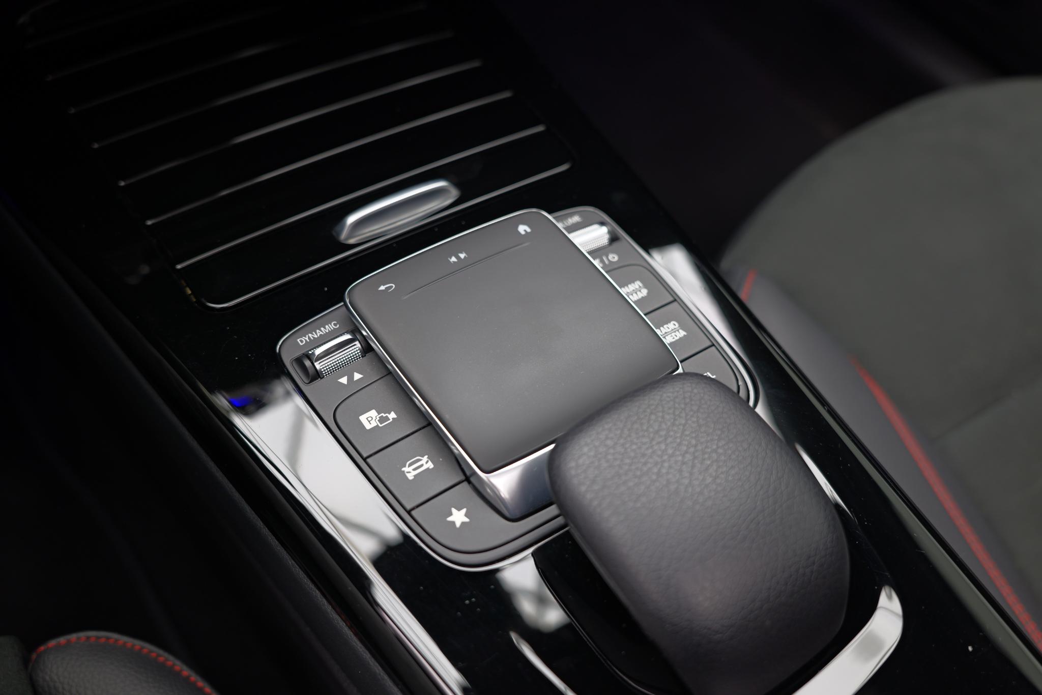 Mercedes-Benz A-klasse A250e AMG Line |Pano|Ambient|Camera|